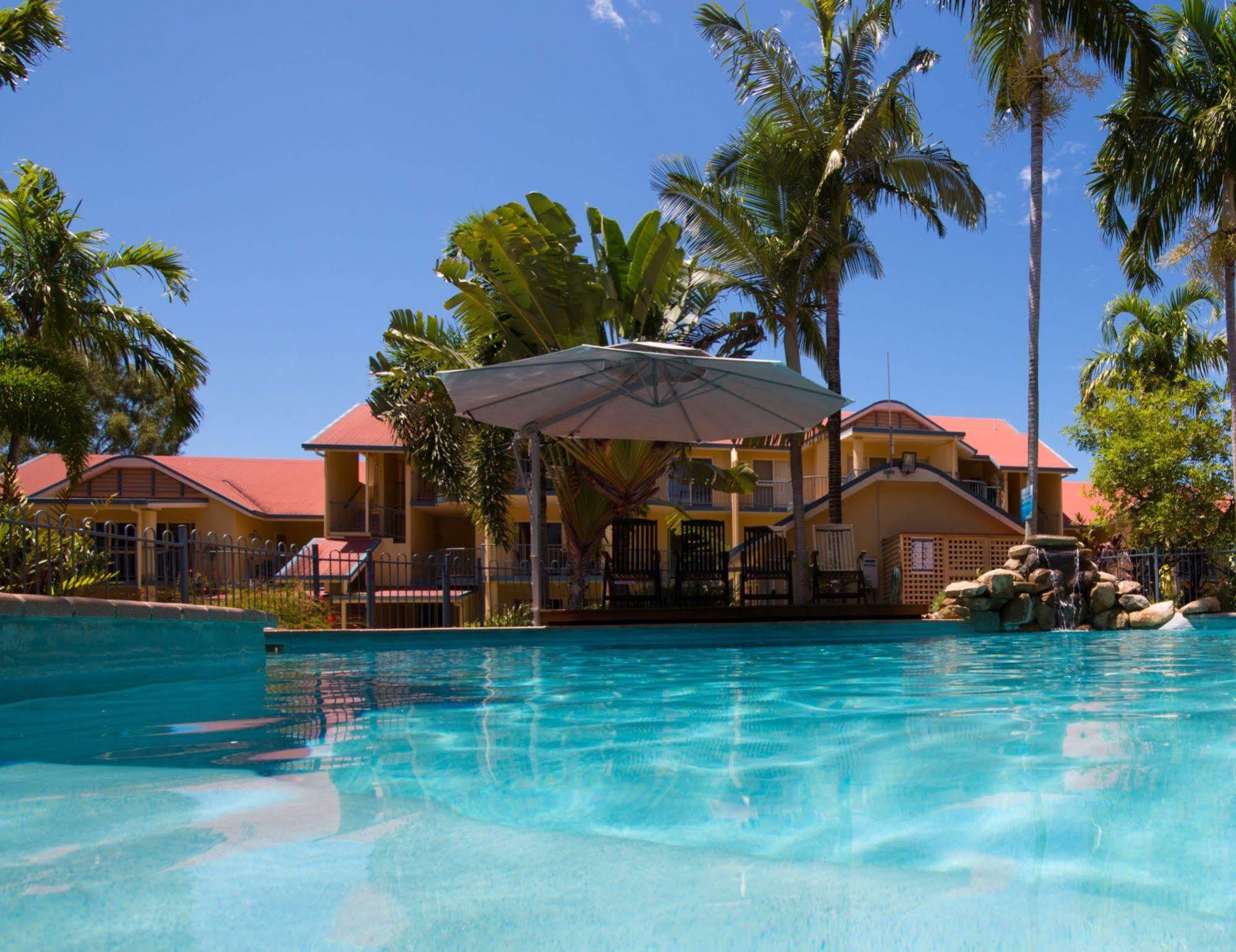 At Beach Court Holiday Villas Airlie Beach Eksteriør bilde